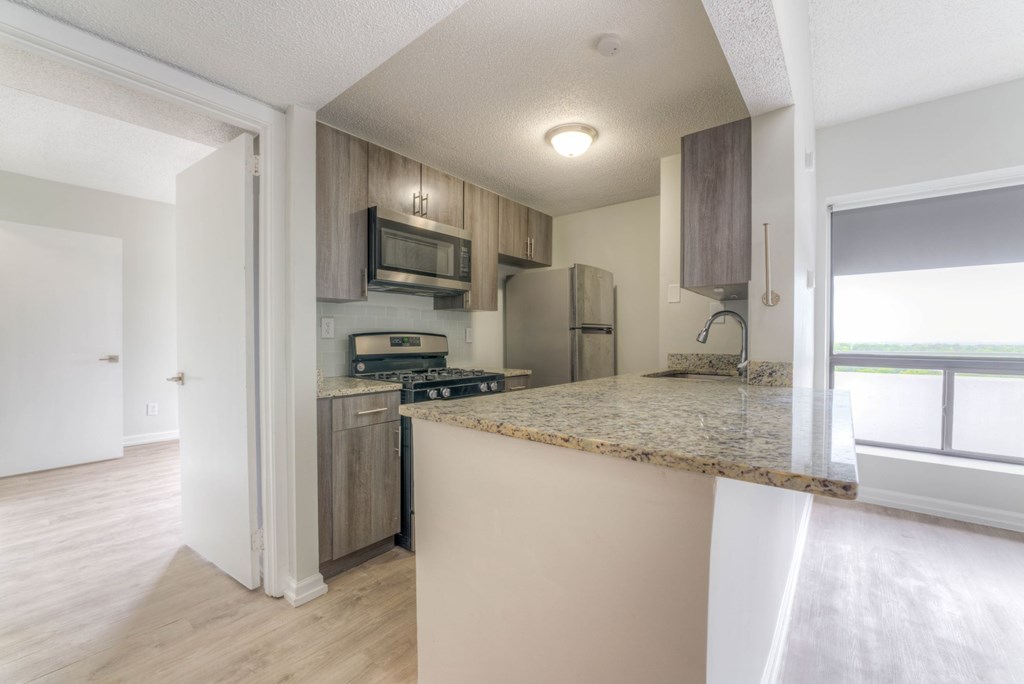 Kitchen Kitchen at Iris Luxury Apartments, Memphis, TN
