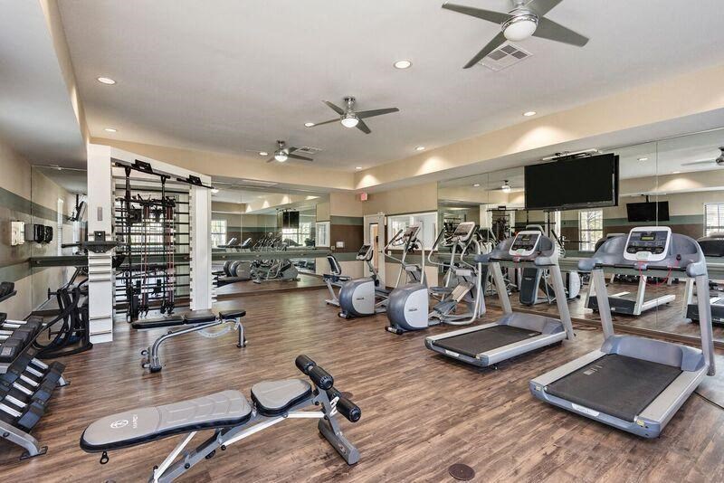 Gymat Sandstone Creek Apartments , Overland Park, KS