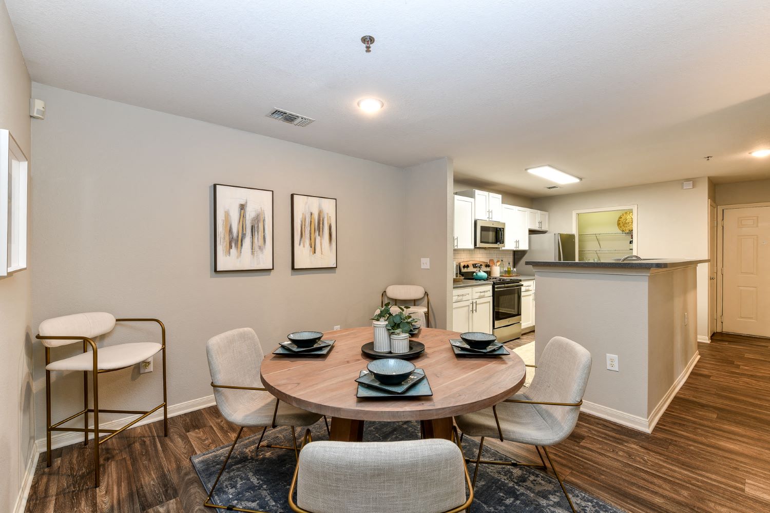 Dining at Lake Cameron, Apex, 27523