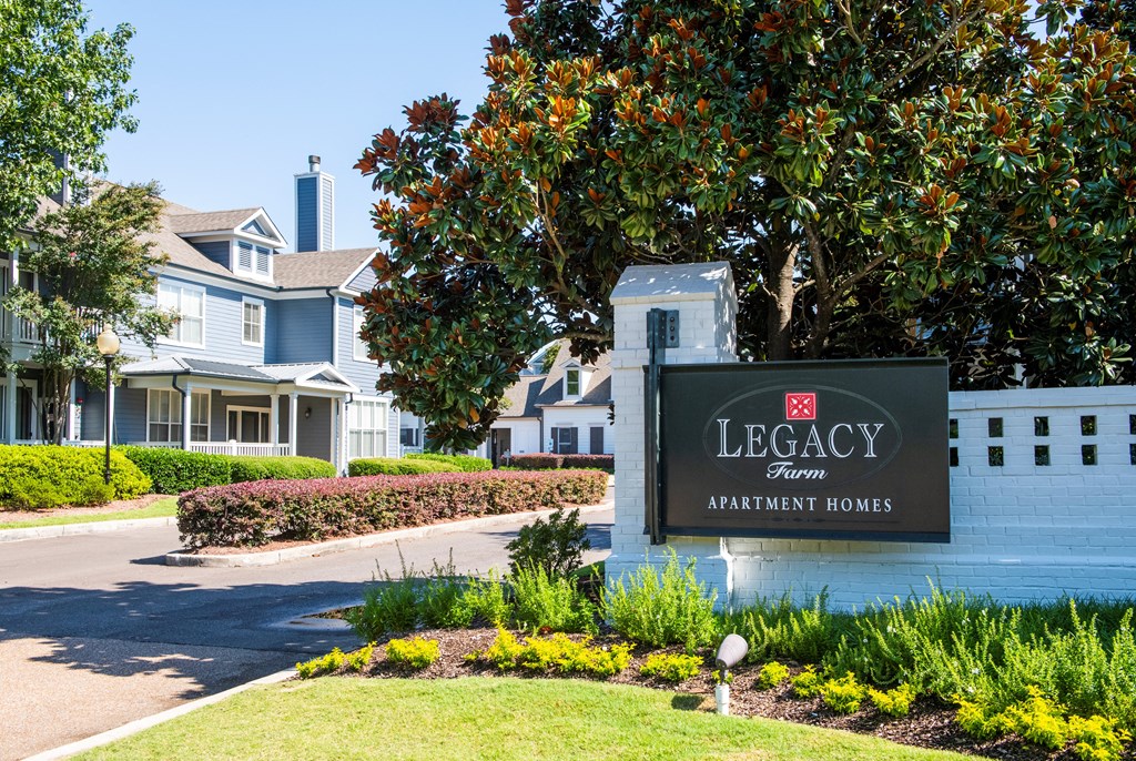 Front Entrance Signage with Lush Landscaping at Legacy Farm located in Collierville, TN 38017