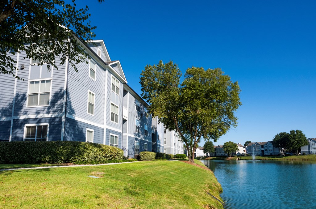 Exterior of Apartment Homes with Lake View at Legacy Farm located in Collierville, TN 38017