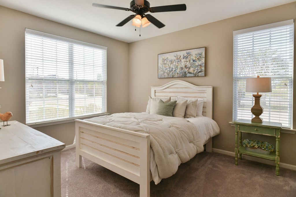 Secondary bedroom with ceiling fan  at Meridian Park Apartments, Tennessee