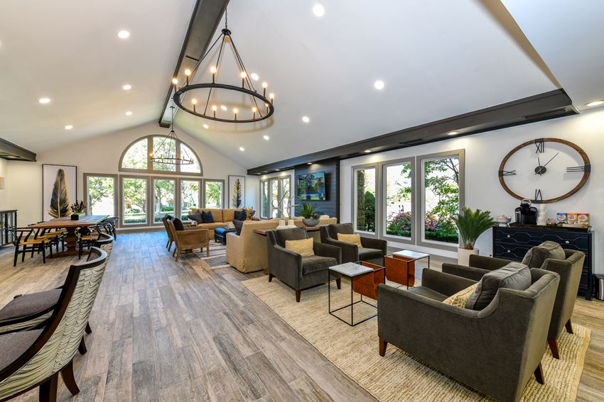 Pointe Royal Apartments, 8401 West 123rd Street, Overland Park, KS