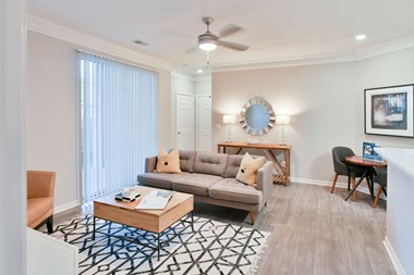 2211 Hudson Road 3 Beds Apartment for Rent - Photo Gallery 3