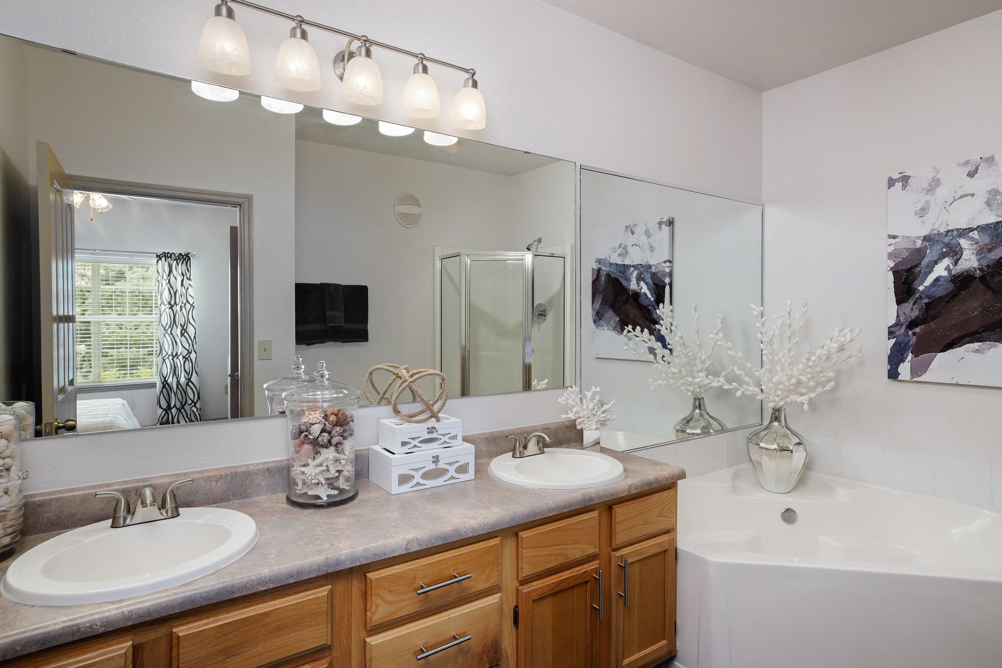 View of bathroomat Sandstone Creek Apartments , Overland Park, KS