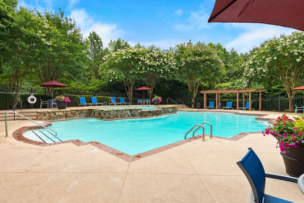 Pool and sundeck at Sugarloaf Crossing Apartments, Lawrenceville,GA 30046