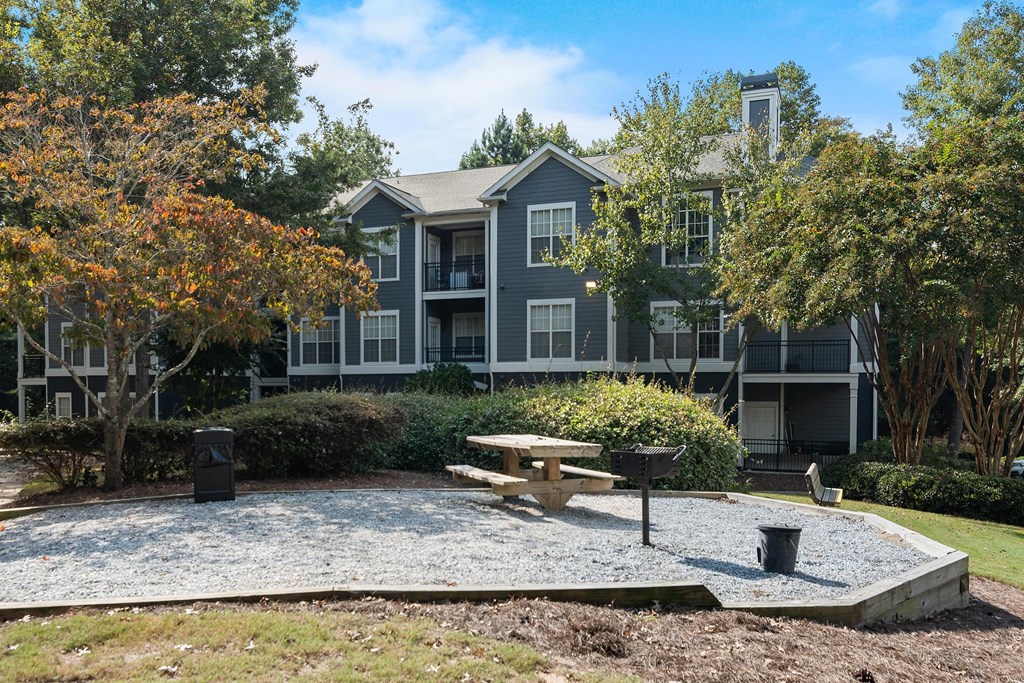 Picnic Area 1 at The Berkeley Apartments, Georgia, 30096