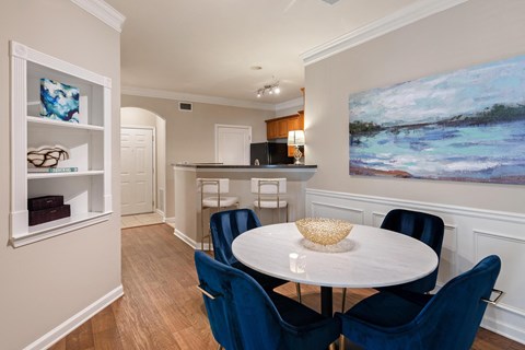 Dining area  at The Berkeley Apartments, Georgia, 30096