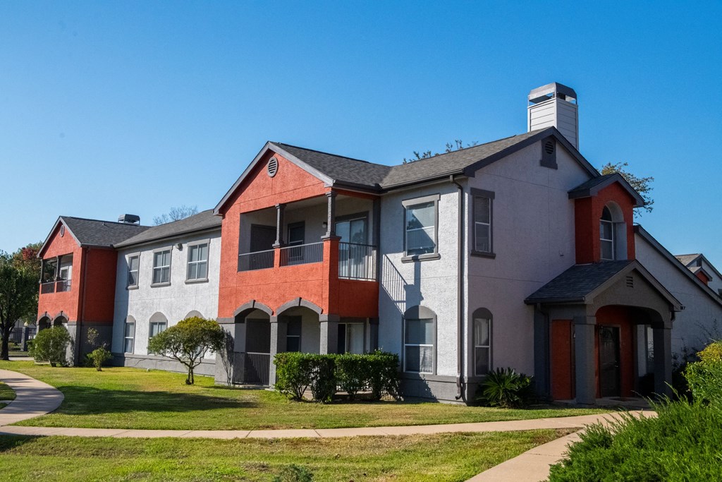 Exterior of Apartment Community  located at Retreat at Steeplechase in Houston, TX 77065