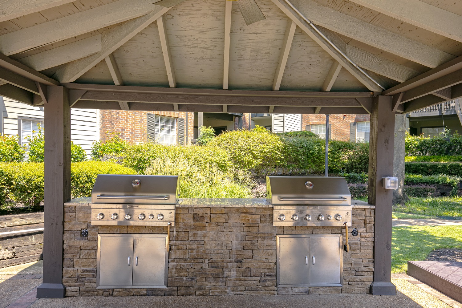 Grilling Area at The Edge of Germantown, Memphis, 38120