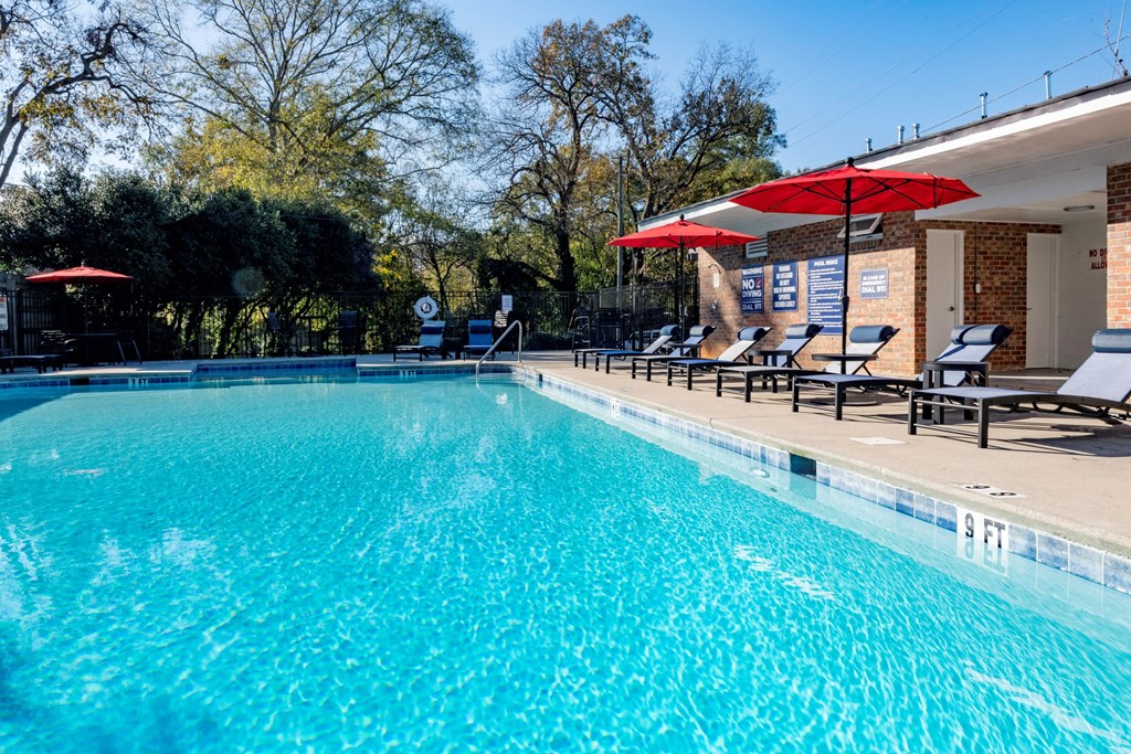 Swimming Pool with Sun Deck located at Venue at Carrolton in Carrolton, GA 30117