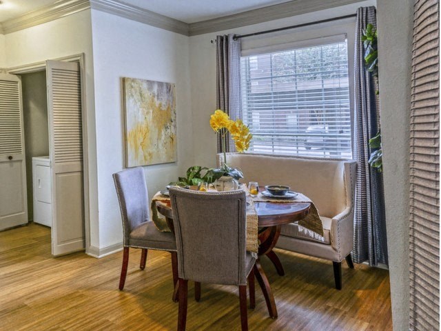 Dining Area at The Aster Sugar Land Apartments, Sugar Land, Texas