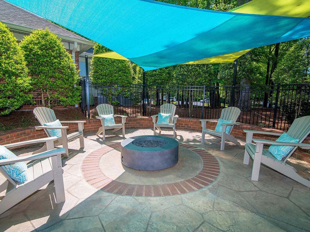 Outdoor Courtyard with Conversational Fire Pit & Picnic Area at Autumn Park Apartments, Charlotte, NC 28262