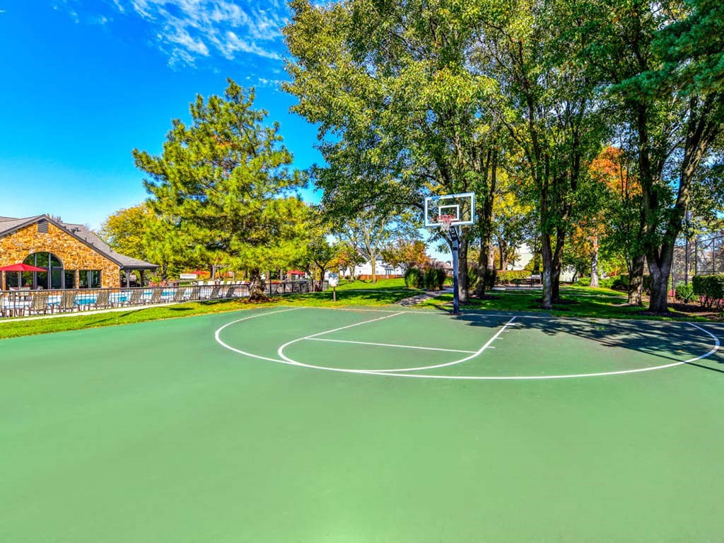 Enjoy outdoor games at Pointe Royal, Overland Park, Kansas