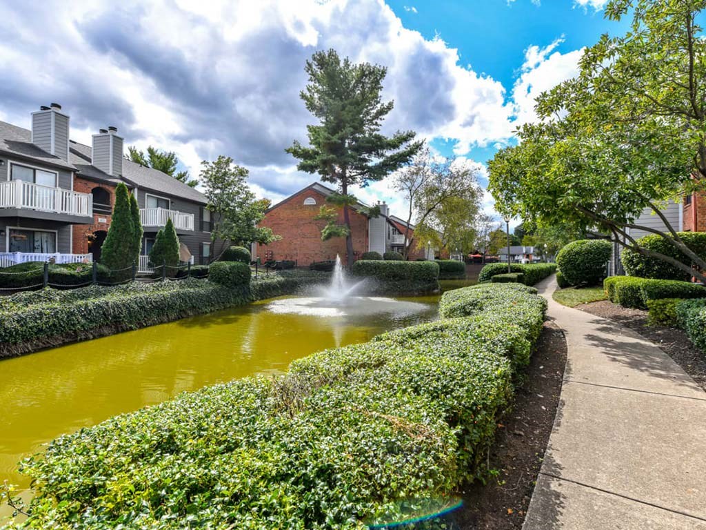 Fountain Image at Waterford Place, Louisville