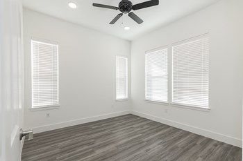 Interior - Photo Gallery 6