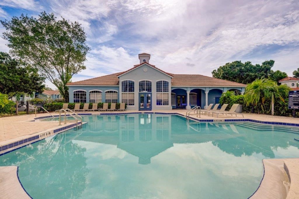 Royal St. George At The Villages Apartment Homes