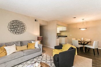 Livingroom - Photo Gallery 4