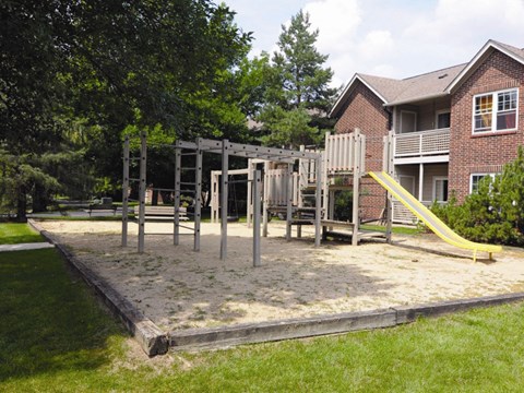 Playground at The Lakes of Schaumburg Apartment Homes