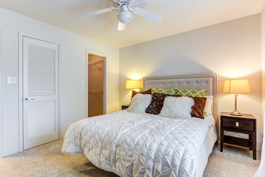 Bedroom at The Lakes of Schaumburg Apartment Homes