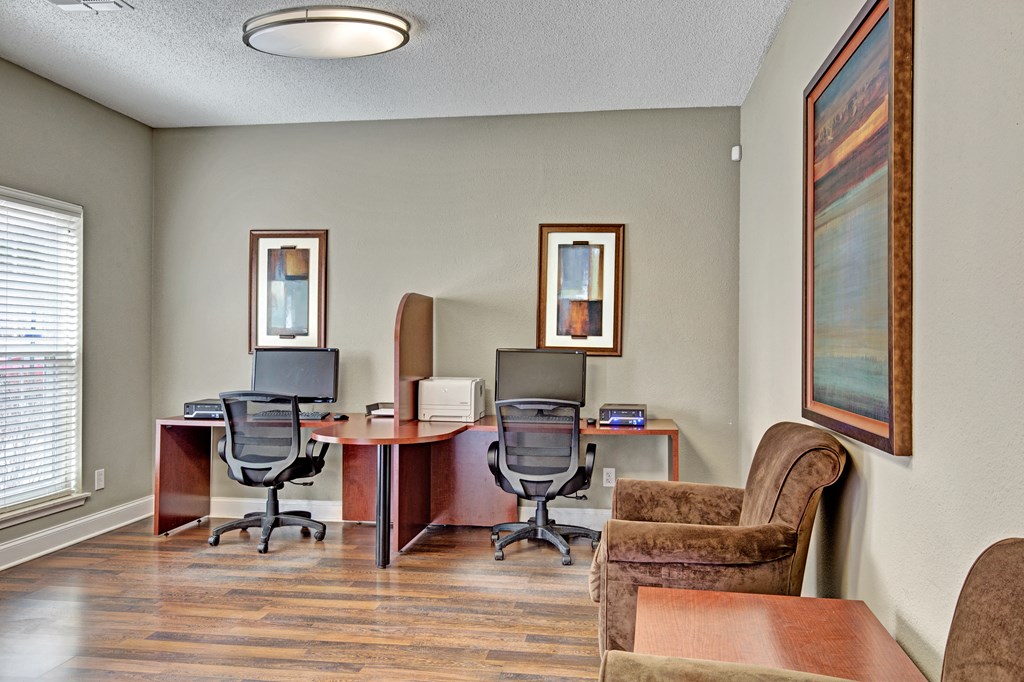 Business Center at The Lakes of Schaumburg Apartment Homes