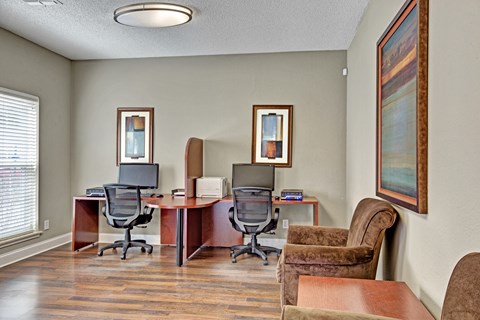 Business Center at The Lakes of Schaumburg Apartment Homes