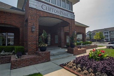 4110 Clifton Park Cir W 1-2 Beds Apartment for Rent - Photo Gallery 1