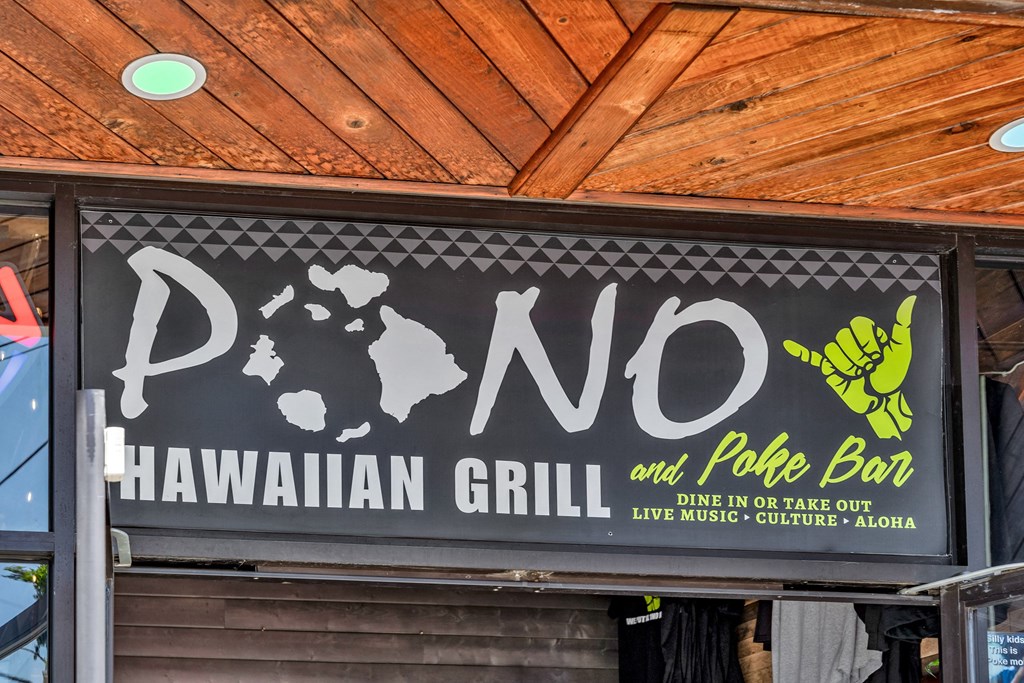 a sign on the front of a restaurant that says no grill