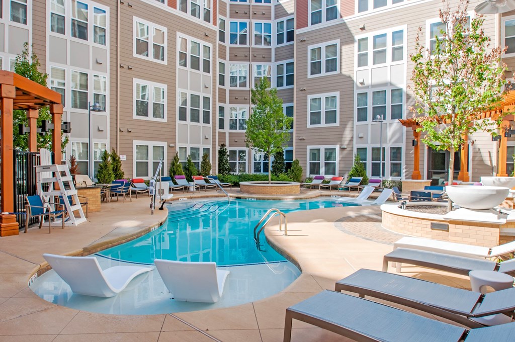 Monument Village At College Park