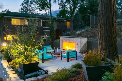 Outdoor courtyard with fire pit at 1038 on Second, Lafayette, California