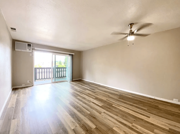 Light Plank Flooring at 1038 on Second in Lafayette, California