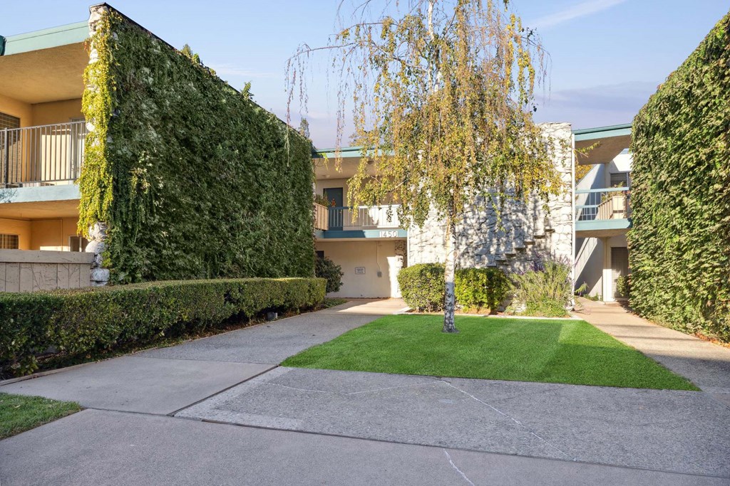 Diablo Pointe Apartments