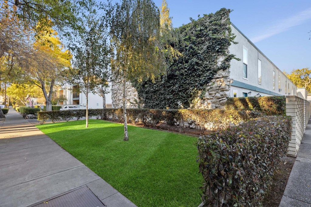 Diablo Pointe Apartments