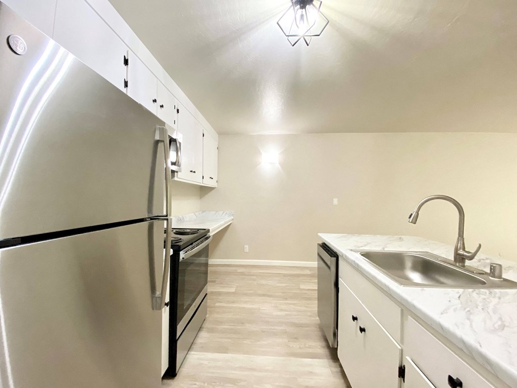 Refrigerator And Kitchen Appliances at The Morgan, Lafayette, 94549