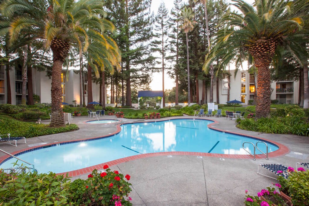 Castlewood Apartments