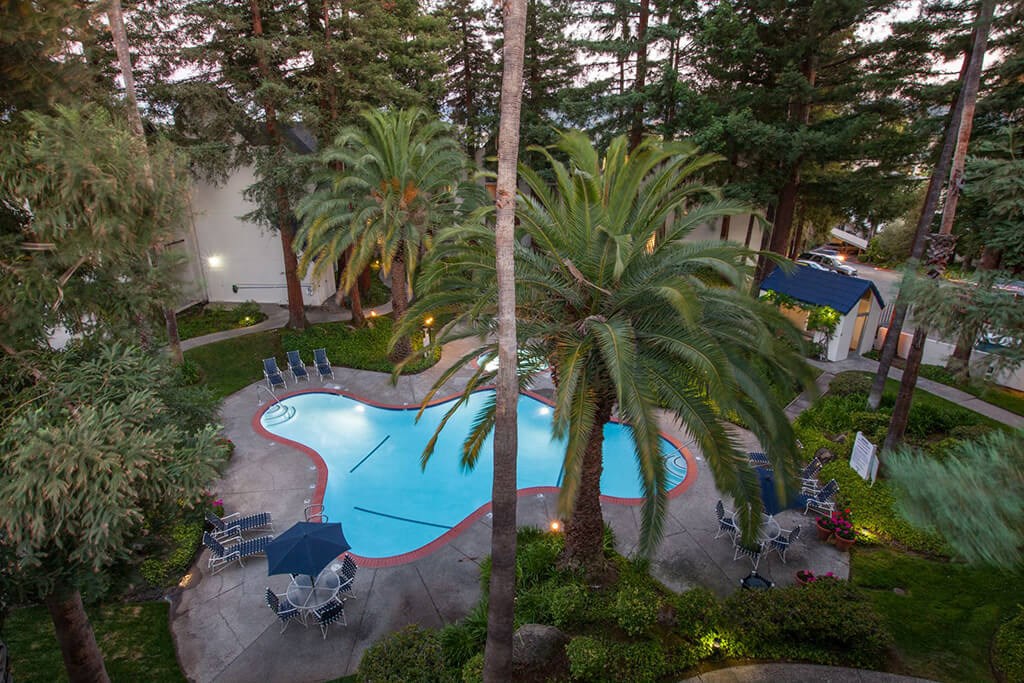 Castlewood Apartments