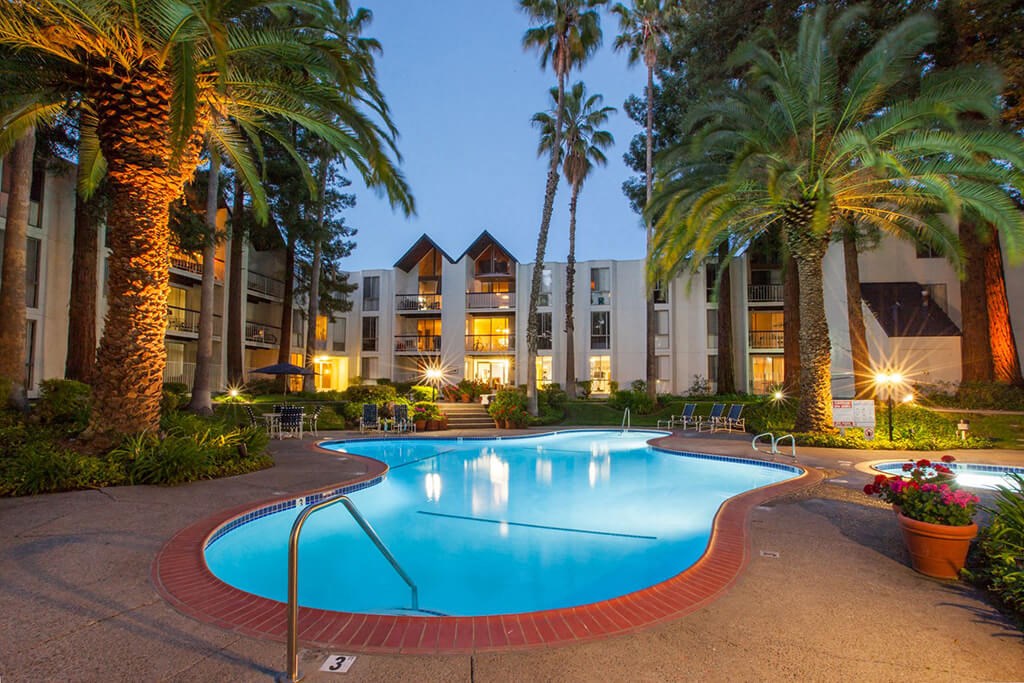 Castlewood Apartments