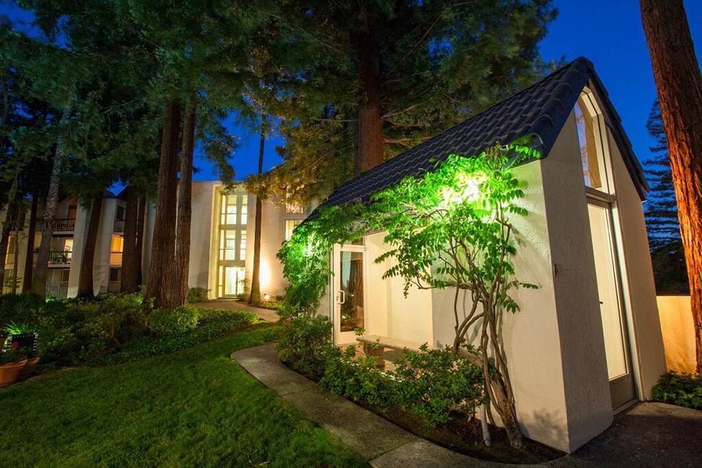 Castlewood Apartments