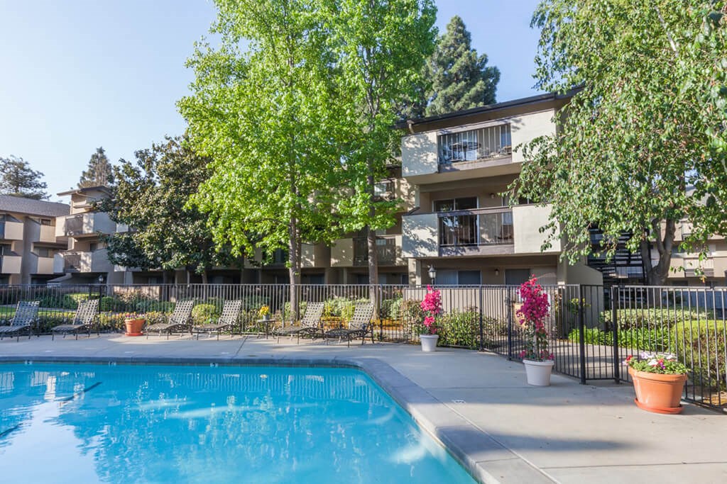 Swimming Pool With Relaxing Sundecks Swimming Pool With Relaxing Sundecks at Carrington Apartments, Fremont