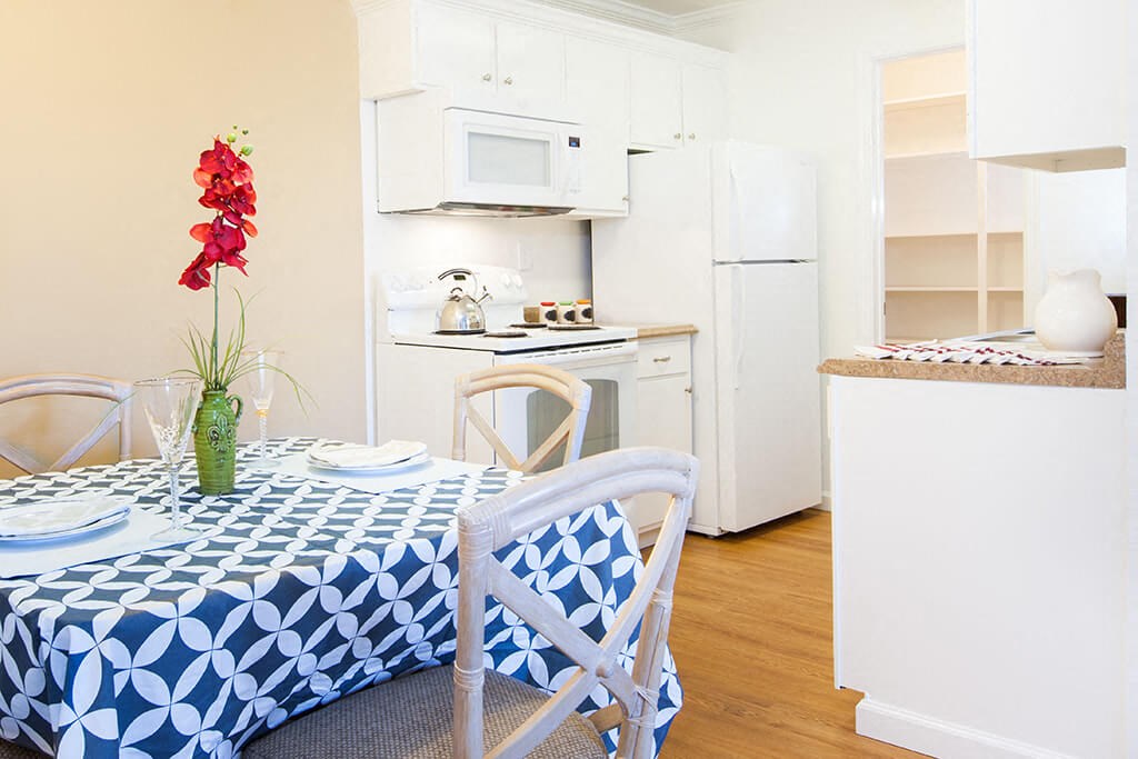 Well Equipped Kitchen And Dining at The Monterey, San Jose
