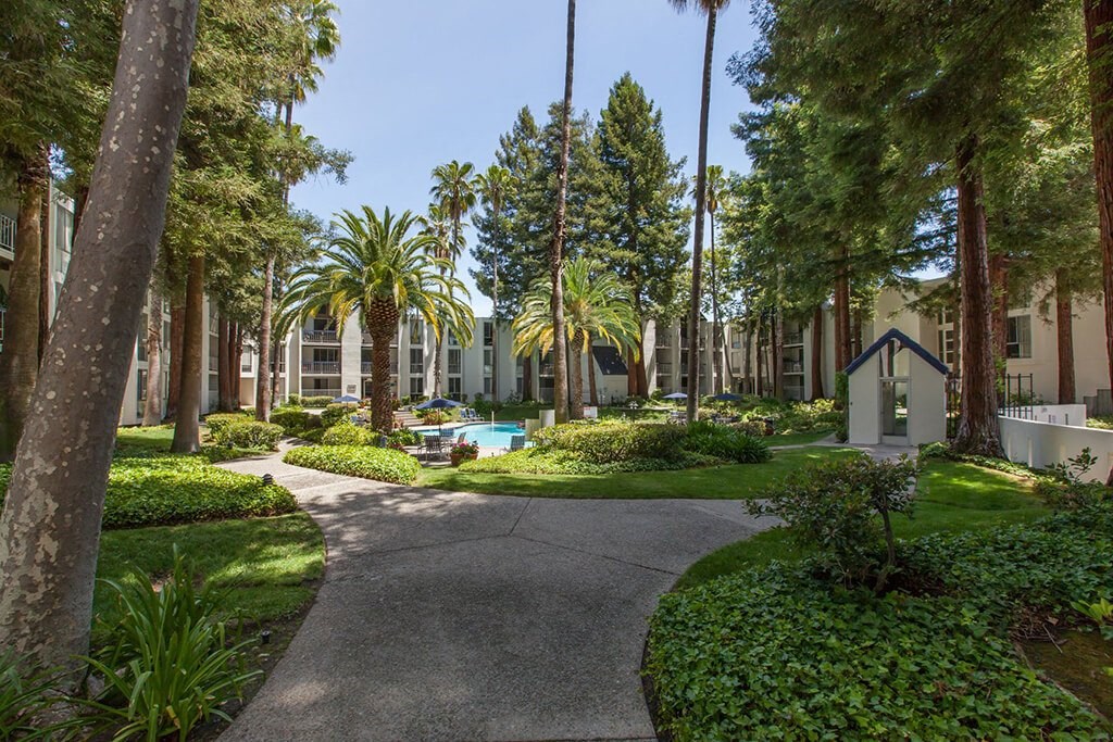 Castlewood Apartments