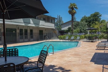 Poolside Dining Tables Poolside Dining Tables at Appletree Apartments, Campbell, California - Photo Gallery 4