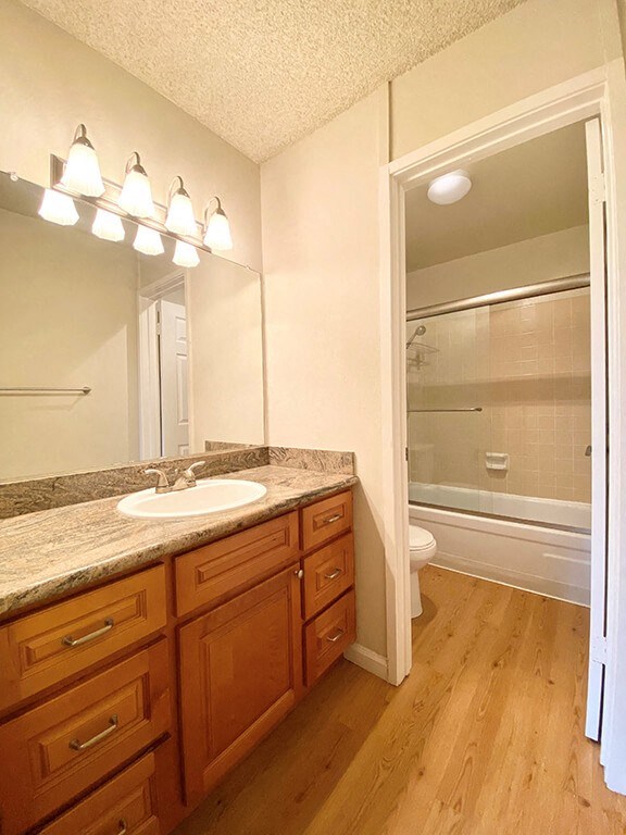 Castlewood Apartments