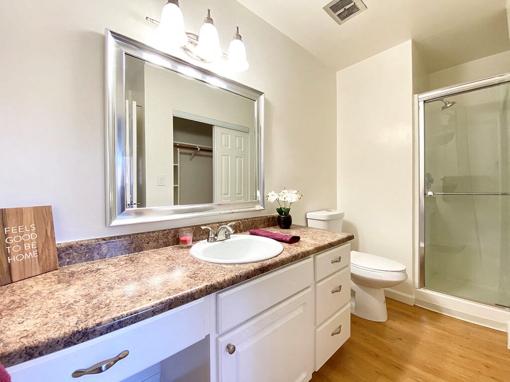 Luxurious Bathrooms at The Glens, San Jose, CA