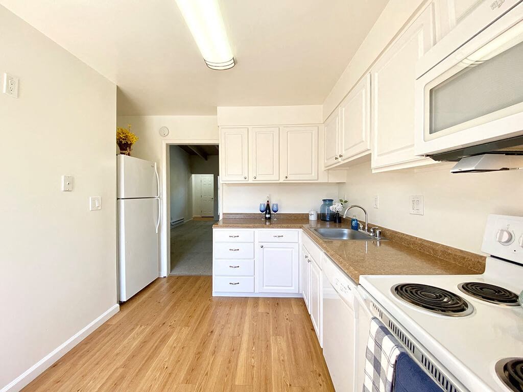 Electric Range In Kitchen at The Glens, California