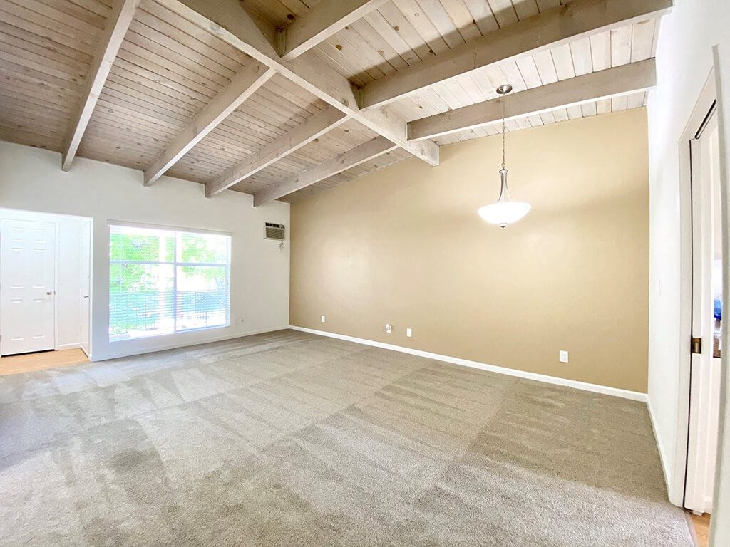 Spacious Living Room at The Glens, San Jose, 95125