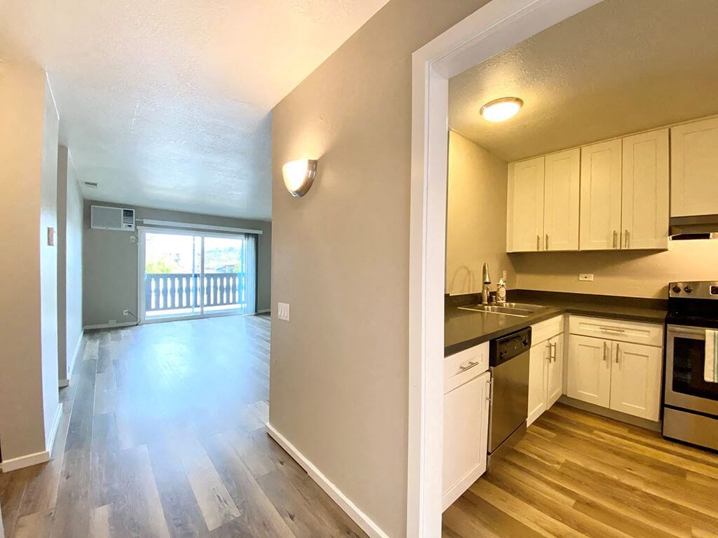 Modern Lightning at 1038 on Second, Lafayette