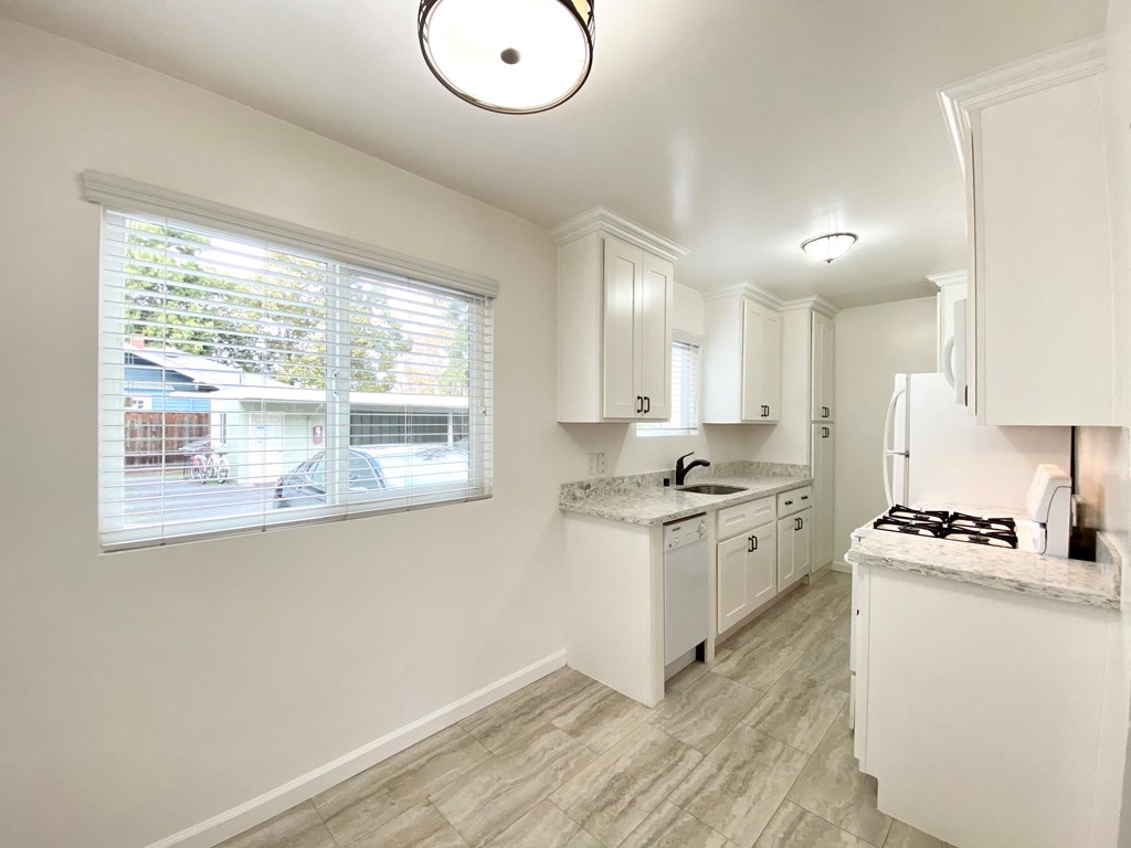 Fully Equipped Kitchen With Modern Appliances at Jefferson Street, Santa Clara