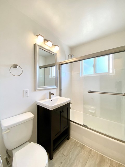 Luxurious Bathroom at Jefferson Street, California