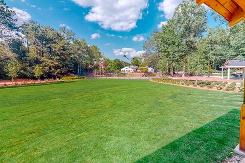 green lawn at Inverness Cliffs, Birmingham, AL, 35242